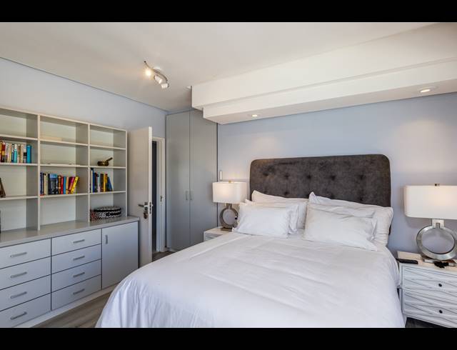 3 BEDROOM APARTMENT FOR SALE IN BANTRY BAY